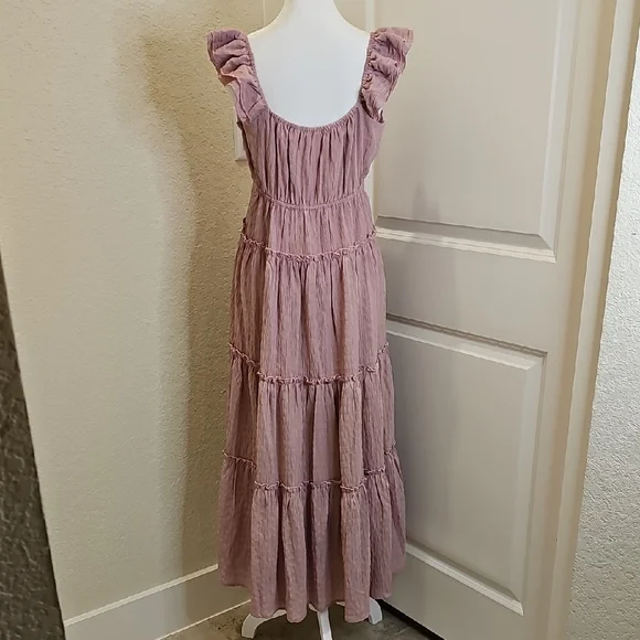 Le Lis Collection Blush Pink Flutter Sleeve Tiered Midi Dress Sz M - Picture 5 of 10